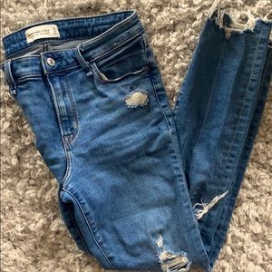 Abercrombie & Fitch Distressed Jean
